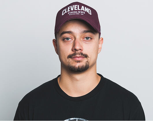 Kšiltovka New Era Chainstitch Trucker Cleveland Cavaliers 9FORTY Maroon/White Snapback