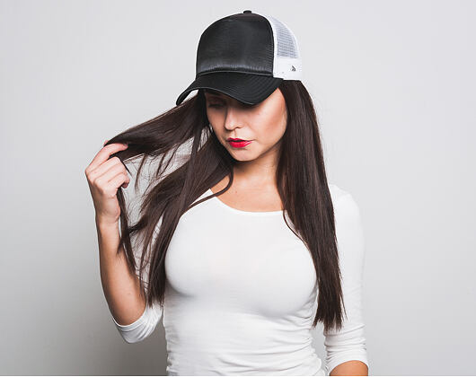 Dámská Kšiltovka New Era Premium Trucker 9FORTY Black/Silver Wing Snapback