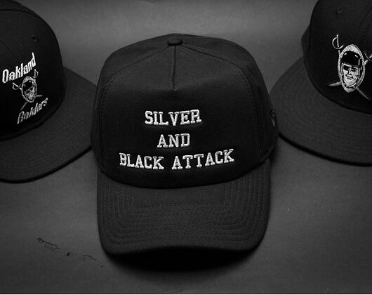 Kšiltovka New Era Silver and Black Attack Oakland Raiders 59FIFTY Black Fitted Cap