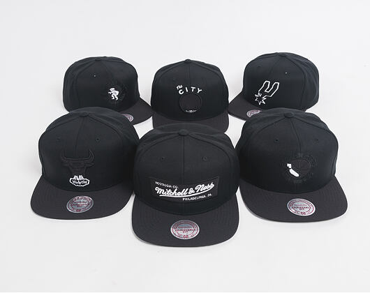 Kšiltovka Mitchell & Ness Full Dollar Cleveland Cavaliers Black Snapback