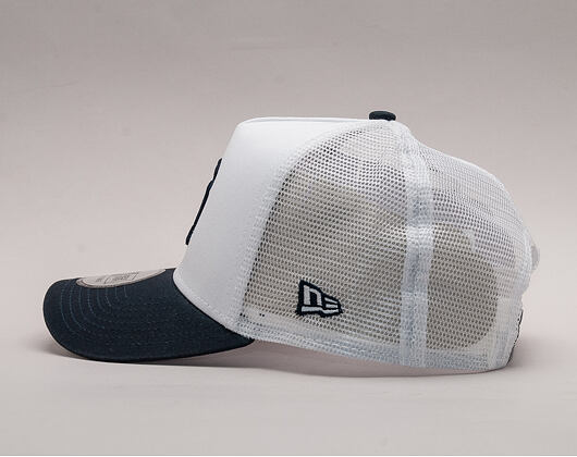 Kšiltovka New Era  League Essential New York Yankees 9FORTY A-FRAME TRUCKER  Optic White / Navy
