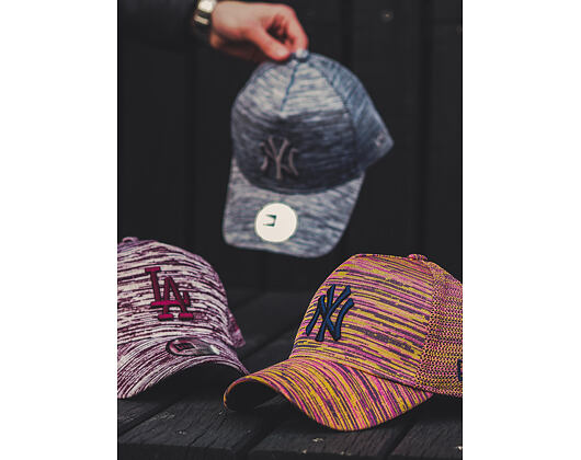 Kšiltovka New Era 9FORTY A-Frame New York Yankees Engineered Fit Navy/Pink/Purple Snapback