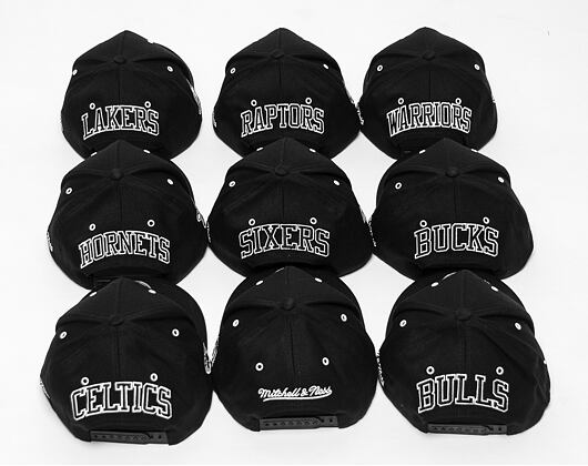 Kšiltovka Mitchell & Ness INTL441 Toronto Raptors Black/Grey/White Snapback