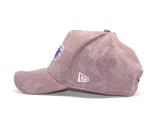 Kšiltovka New Era 9FORTY A-Frame Engineered Plus Los Angeles Lakers Maroon / Team Color Strapback