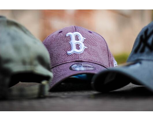 Kšiltovka New Era 9FORTY Engineered Plus Boston Red Sox Maroon / Optic White Strapback