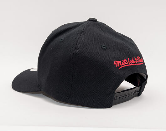Kšiltovka Mitchell & Ness Chicago Bulls 615 Black Siege