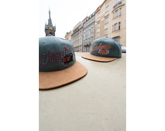 Kšiltovka Mitchell & Ness INTL853 Los Angeles Lakers Denim Script Deadstock Snapback
