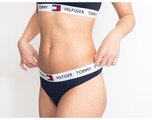 Dámské kalhotky Tanga Tommy Hilfiger Thong UW0UW02198 CHS Navy