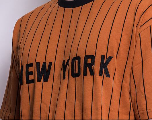 Triko New Era Oversized New York Pinstripe Tee Toffee / Black