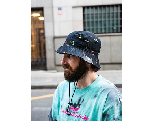 Klobouk New Era Fishing All Over Print Adventure Bucket Hat Black