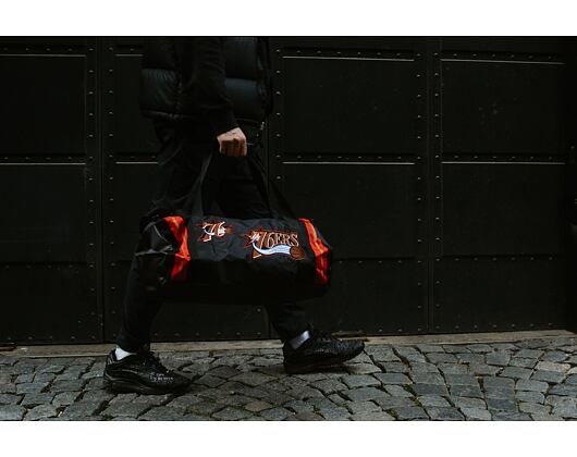 Taška Mitchell & Ness Philadelphia 76ers Satin Duffel Bag Black