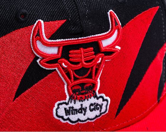 Kšiltovka Mitchell & Ness Sharktooth Snapback HWC Chicago Bulls Black / Red