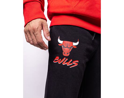 Tepláky New Era NBA Script Joggers Chicago Bulls Black/Red
