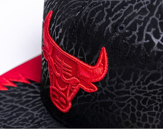 Kšiltovka Mitchell & Ness Day 5 Snapback Chicago Bulls Black / Red