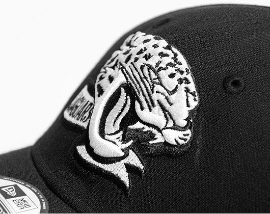Kšiltovka New Era 39THIRTY NFL22 Sideline Jacksonville Jaguars Black / White