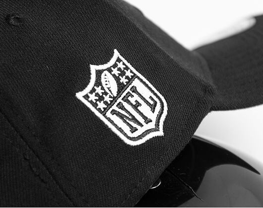 Kšiltovka New Era 39THIRTY NFL22 Sideline Baltimore Ravens Black / White