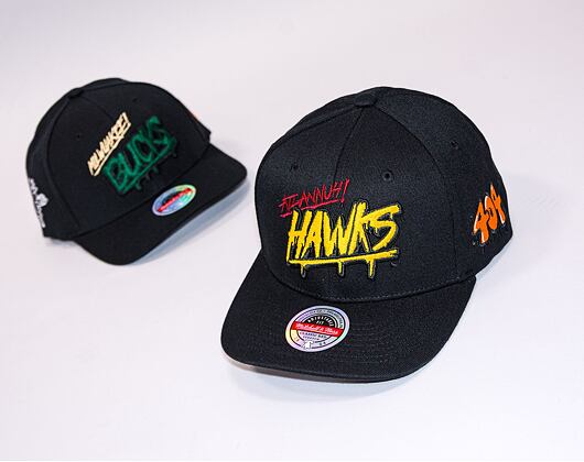 Kšiltovka Mitchell & Ness HWC Slap Sticker Classic Red Milwaukee Bucks Black