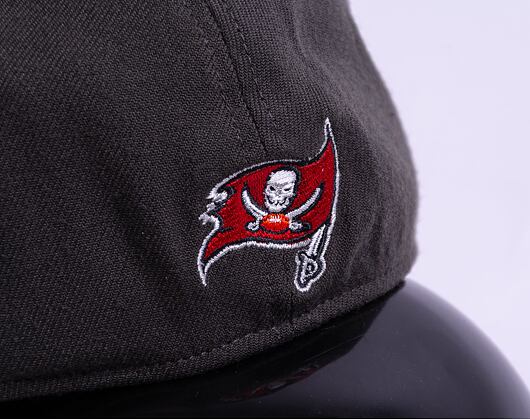 Kšiltovka New Era 39THIRTY NFL22 Sideline Tampa Bay Buccaneers