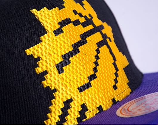 Kšiltovka Mitchell & Ness 8 BIT XL SNAPBACK PHOENIX SUNS Black