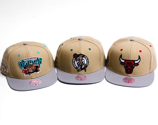 Kšiltovka Mitchell & Ness CLASSIC CANVAS SNAPBACK Chicago Bulls Tan