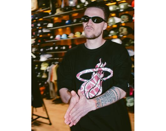 Triko New Era NBA Infill Logo Oversized Tee Miami Heat Black / Scarlet