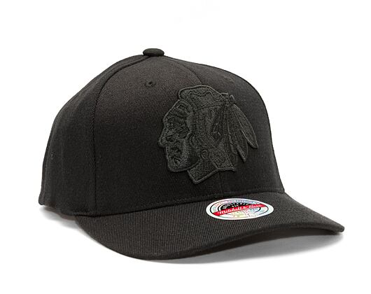 Kšiltovka Mitchell & Ness NHL Blk/Blk Logo Classic Red Blackhawks Black