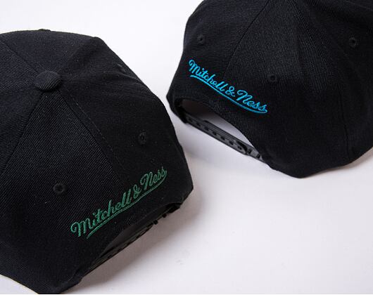 Kšiltovka Mitchell & Ness NBA Team Logo Hc Cr Snapback Bucks Black