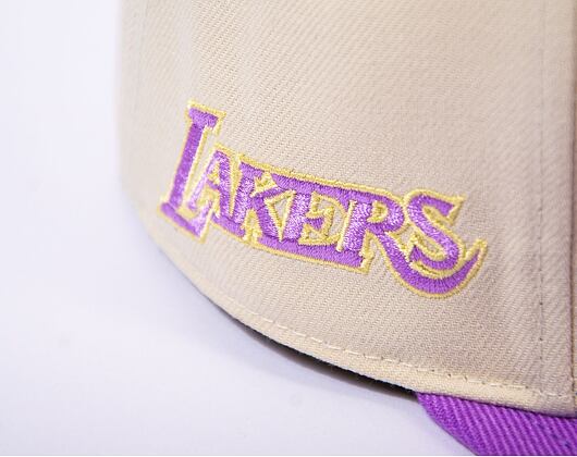 Kšiltovka Mitchell & Ness NBA Los Angeles Lakers Hop On Fitted off white