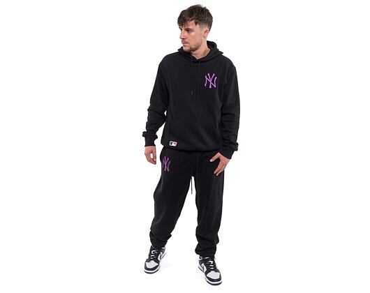 Tepláky New Era League Essentials Joggers New York Yankees Black / Purple Nitro