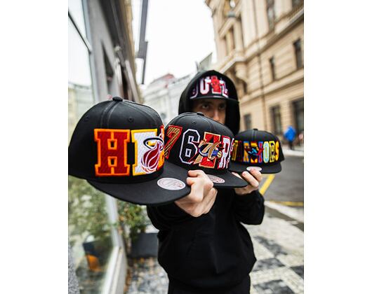 Kšiltovka Mitchell & Ness Varsity Bust Snapback Hwc NBA MIAMI HEAT Black