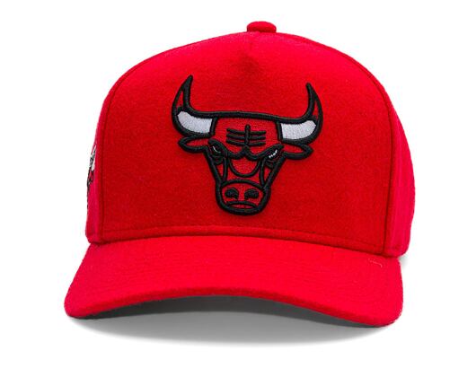 Kšiltovka Mitchell & Ness - Chicago Bulls - Kicking Wool Pro Strapback - Red