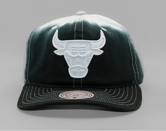 Kšiltovka Mitchell & Ness - Dip Dye Pro Snapback - Chicago Bulls - Black