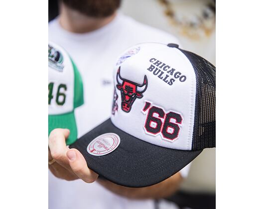 Kšiltovka Mitchell & Ness - Gridlock Trucker - Chicago Bulls - White