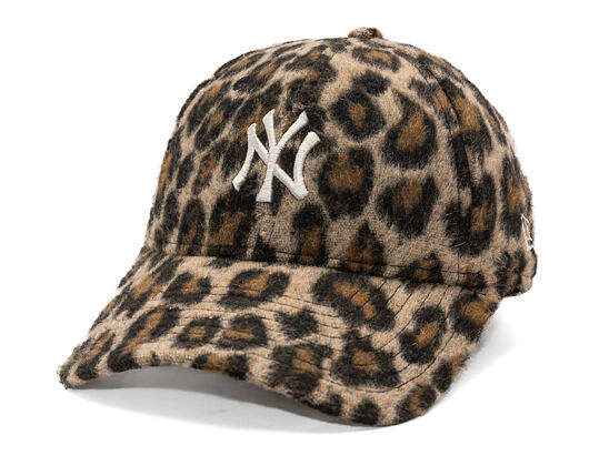 Dámská Kšiltovka New Era - MLB Cosy Animal - Leopard Fleece 9FORTY - NY Yankees - Caramel / Auburn