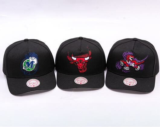 Kšiltovka Mitchell & Ness - NBA Tilted Pro Snapback - Chicago Bulls - Black