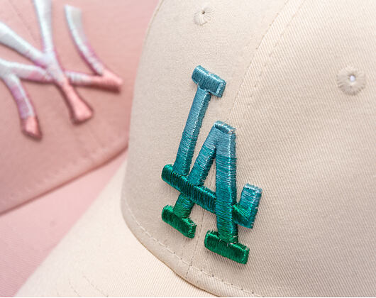 Dámská Kšiltovka New Era - MLB Womens Metallic Logo 9FORTY - LA Dodgers - Cream