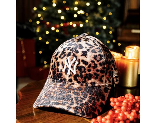 Dámská Kšiltovka New Era - MLB Womens Leo Velour 9FORTY - NY Yankees - Brown / Cream