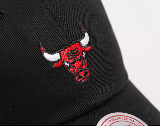 Kšiltovka Mitchell & Ness - Insignia Strapback - NBA - Chicago Bulls - BLACK