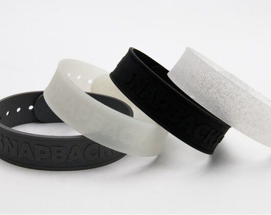Náramky na ruku s nápisem Snapbacks.cz – set 4 barev #4