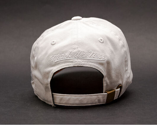 Kšiltovka Mitchell & Ness Championship Cleveland Cavaliers White Strapback