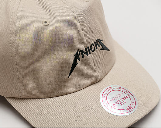 Kšiltovka Mitchell & Ness Rock Font Dad Hat New York Knicks Khaki Strapback