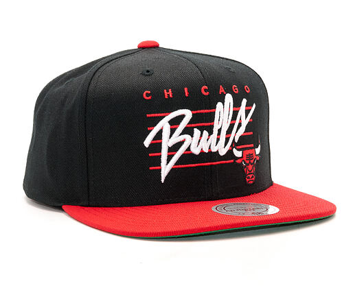 Kšiltovka Mitchell & Ness Cursive Script Logo Chicago Bulls Black/Red Snapback
