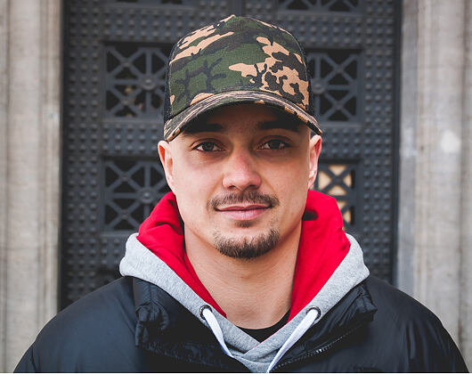 Kšiltovka New Era Seasonal Camo 9FORTY TRUCKER Woodland Camo Snapback