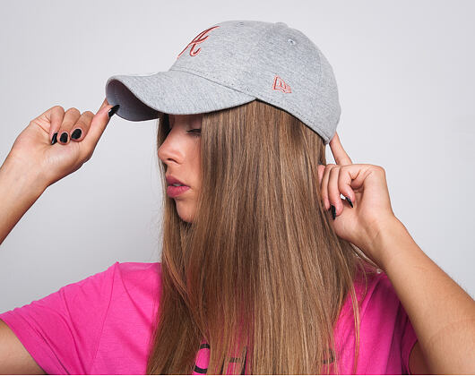 Dámská Kšiltovka New Era Jersey Essential Atlanta Braves 9FORTY Gray/Blush Strapback