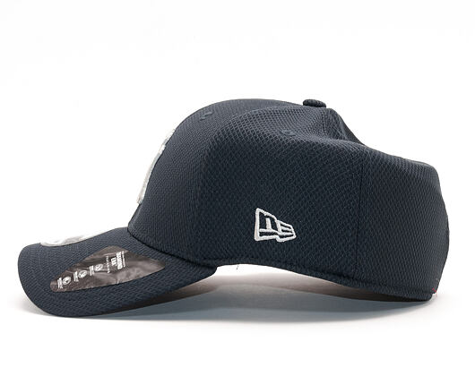 Kšiltovka New Era Diamond Era Essential New York Yankees 39THIRTY Official Team Color
