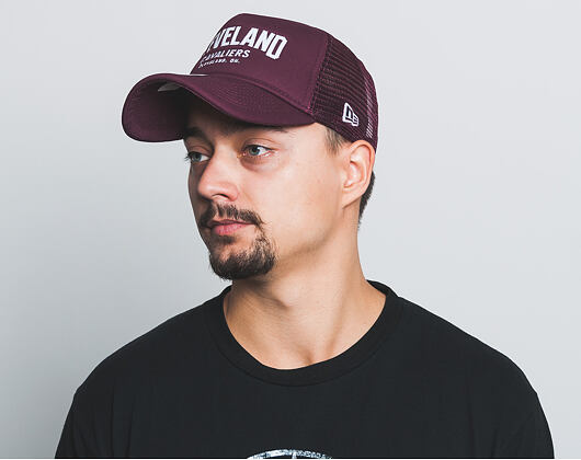 Kšiltovka New Era Chainstitch Trucker Cleveland Cavaliers 9FORTY Maroon/White Snapback