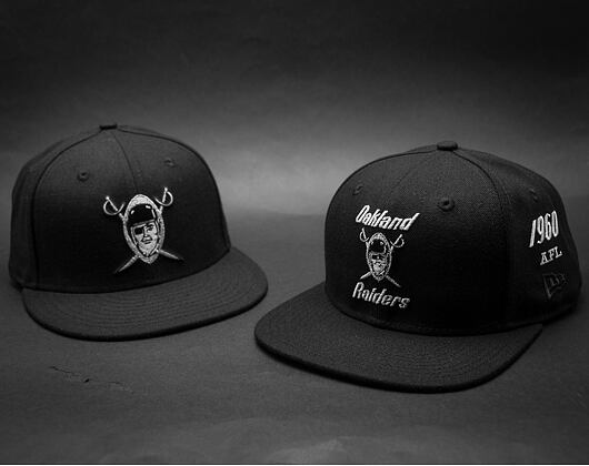 Kšiltovka New Era Silver and Black Attack Oakland Raiders 59FIFTY Black Fitted Cap