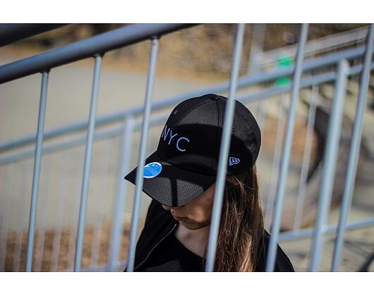 Dámská Kšiltovka New Era 9FORTY NYC Essential Black/White Strapback