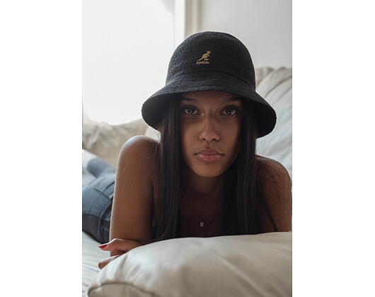 Klobouk Kangol Bermuda Casual Black/Gold