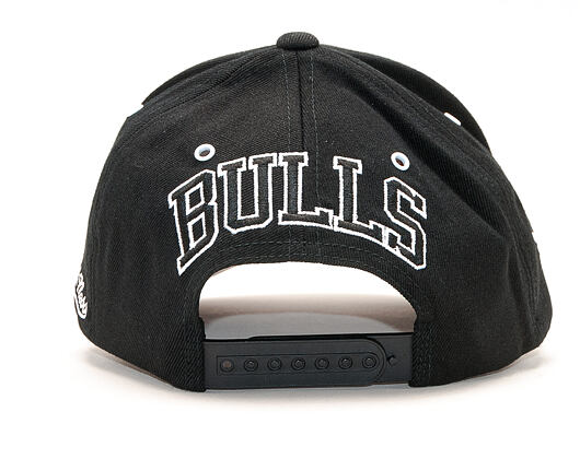 Kšiltovka Mitchell & Ness INTL441 Chicago Bulls Black/Grey/White Snapback